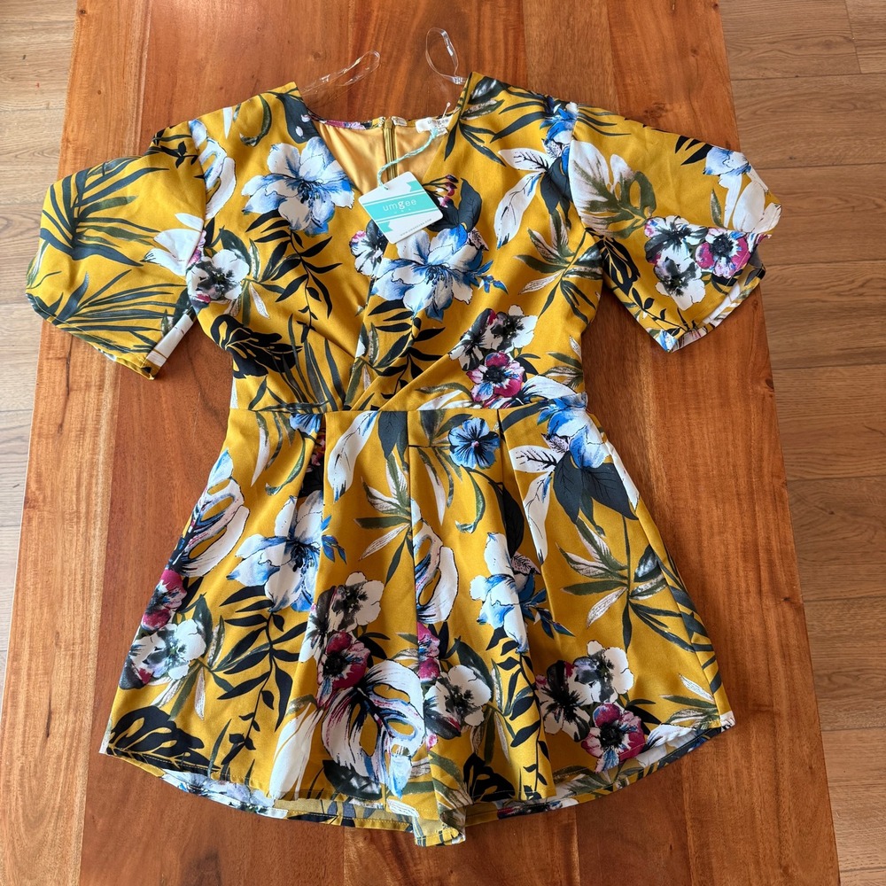Umgee Women's Mustard Tropical Floral Bell Sleeve‎ Shorts Romper Size S NWT